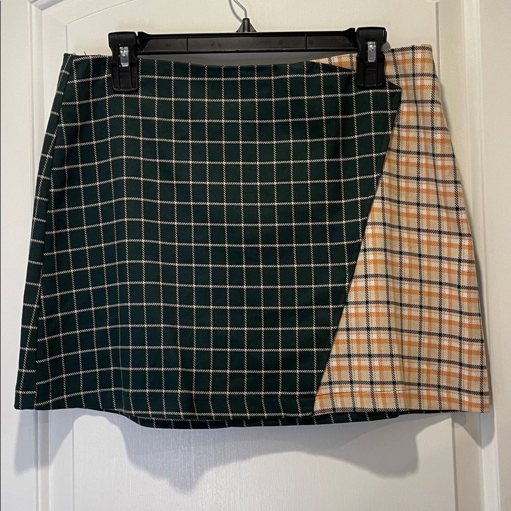 Urban Outfitters Plaid Mini Skirt in Green and Beige M